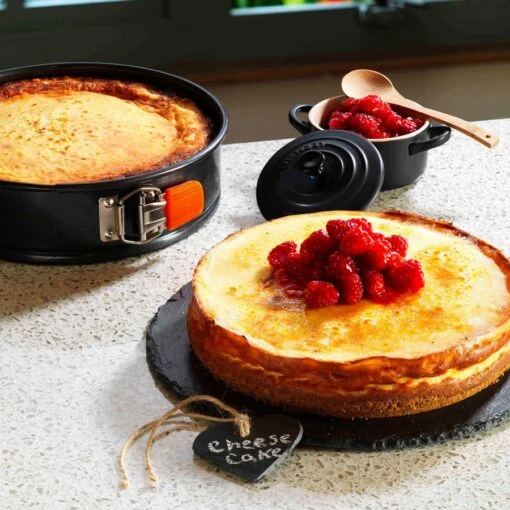 Le Creuset Bakeware - Springform Round Cake Baking Pan/Tin, 26cm -Kitchen Appliances Sale 7BKWLEC0103 002 2