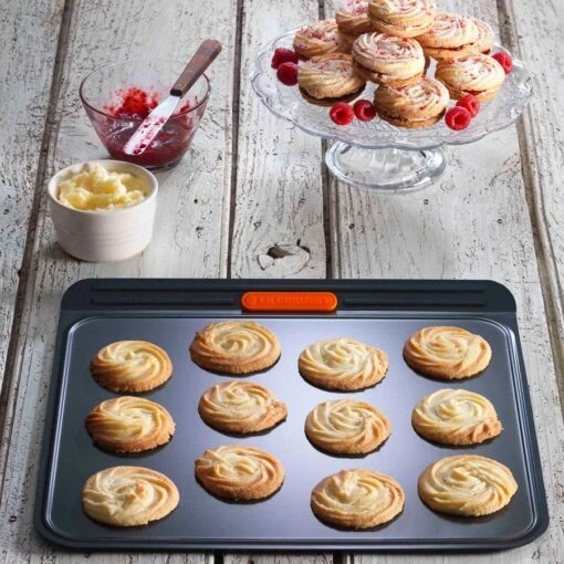 Le Creuset Bakeware - Insulated Cookie Sheet, 46x35cm -Kitchen Appliances Sale 7BKWLEC0700 002 2