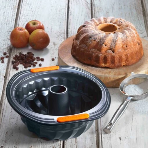 Le Creuset Bakeware - Bundt Cake Pan, 22cm, 2.4L -Kitchen Appliances Sale 7BKWLEC0900 002 2